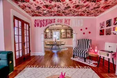 Image de Tipsy Flamingo | Pool • Hot Tub • Fire Pit • Games