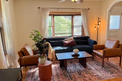 Image de Antique Farmhouse| King Bed| 2bathrooms| 30 mins to Acadia Natl Park