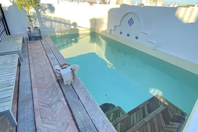 Image de Palace in the center of the town with pool