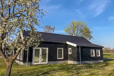 Image de Superbe maison à Strijen avec WiFi