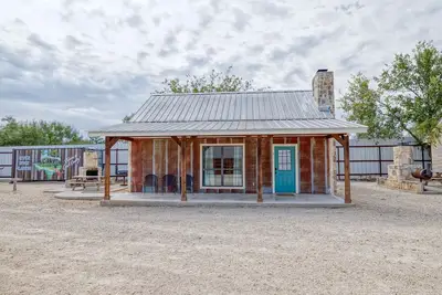 Image de Cabins by the Frio River - River Rock Cabin #2