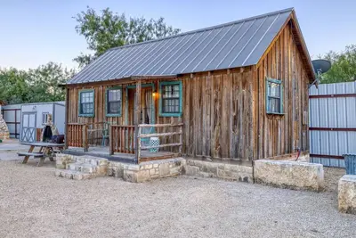 Image de Unique Cabin by the Frio - River Rock Cabin #3