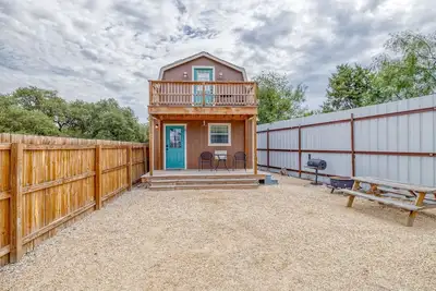 Image de Cabins by the Frio River - River Rock Cabin #5