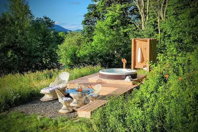 Image de Designer Mountain Farmhouse ~ Hot Tub ~ Sunset Porch ~ Chef's Kitchen ~ Firepit