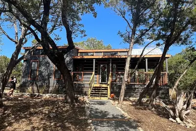 Image de Fox Hollow - Tiny home with Cypress Creek access, 2 miles from Wimberley Square.