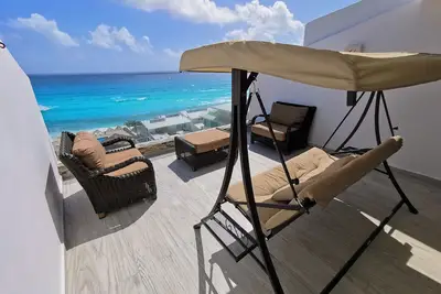 Image de Penthouse Oceanfront Private Jacuzzi