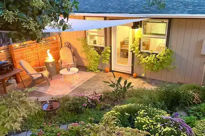 Image de The Flower Bed studio cottage-your private garden paradise