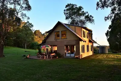 Image de Woodside Country Retreat. . . . home with a view