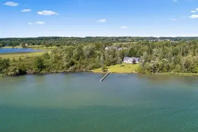 Image de Beautiful Private Home on Crooked Lake Near Petoskey & Harbor Springs
