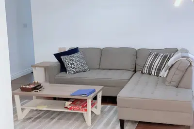 Image de Stunning 3 bedroom single family home.