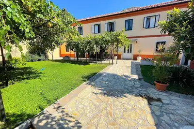 Image de Belle maison de vacances avec piscine