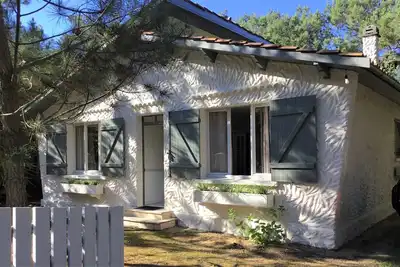Image de Petite villa au pied des dunes