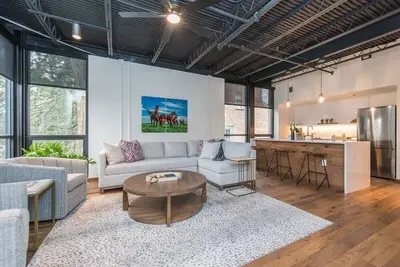 Image de This serviced apartment is a 2 bedroom(s), 2 bathrooms, located in Lexington, Ky.