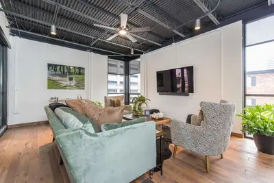 Image de This serviced apartment is a 2 bedroom(s), 2 bathrooms, located in Lexington, Ky.