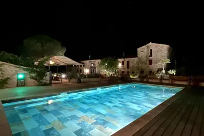 Image de Newly renovated Catalan manor house with pool. Quiet and close to nature.