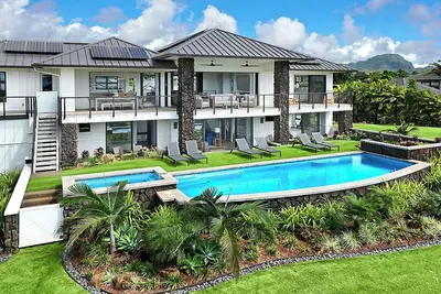 Image de Hale Kahili Nui: 5 Br Ocean View Villa w/Pool+Spa!