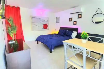 Image de Island Oasis: Close to Vibrant Shops, Eateries & Beach Adventures
