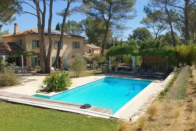 Image de Villa with heated pool facing the Sainte Victoire