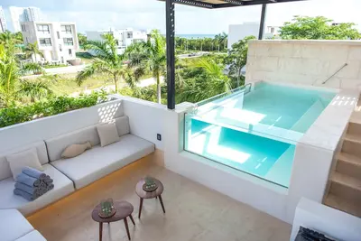 Image de ⮕ Seaside Oasis Steps Away to Beach w/Private Pool ⬅
