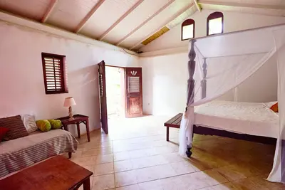 Image de Cozy and Rustic bungalow next to river! Close to interesting sites.