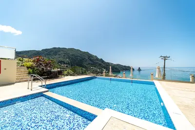 Image de Studio \"Mazis Studio B\" avec vue sur mer, balcon et Wi-Fi.