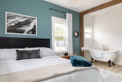 Image de Newly remodeled cozy beach cottage on Whidbey Island