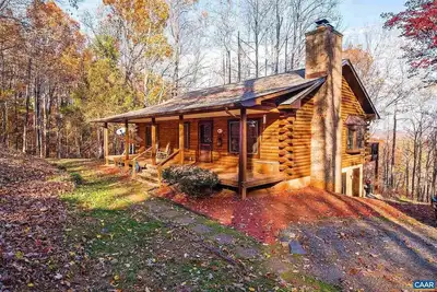 Image de Escape to Paradise: Breathtaking Log Cabin with Panoramic Mountain Views