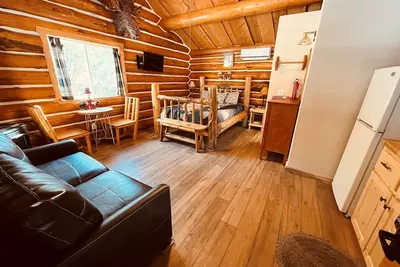 Image de Lewis Cabin, Greyhouse Inn Vacation Rentals