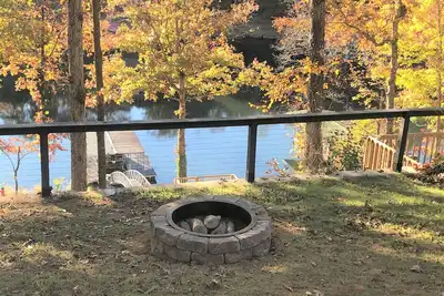 Image de The Gathering Place: Big Lakehouse w/ Covered Dock and Fiber Internet