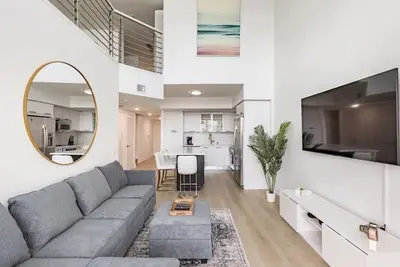 Image de Gorgeous 2b/2b Loft!