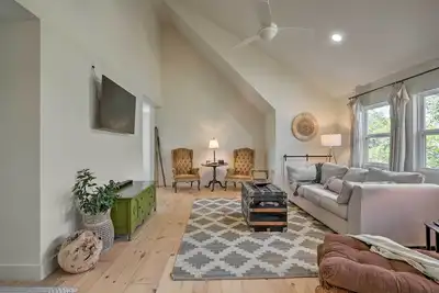 Image de Modern Cottage Escape On Table Rock Lake!