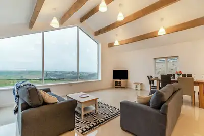 Image de Hen House View 2 - Uk41551