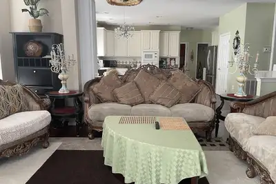 Image de Comfy Vacation Retreat!