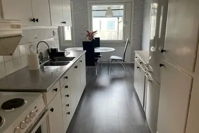 Image de 3 bedroom app /2. 8 km from city center