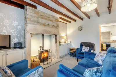 Image de A lovely rural cottage, yet within a short drive of all amenities.