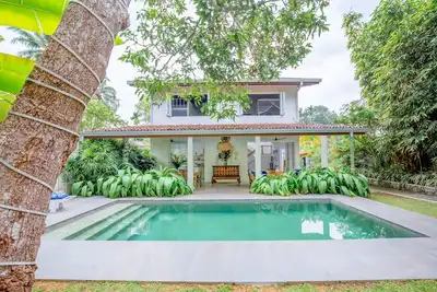 Well located, spacious 3br villa with private pool, close to beach - Galle-