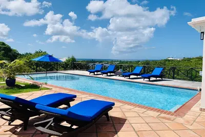 Image de Beau Soleil- Villa Sensationnelle-Profitez de la vue spectaculaire sur l'ocean!