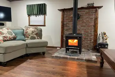 Image de Cozy Country Cabin Getaway now w/ Wifi! !