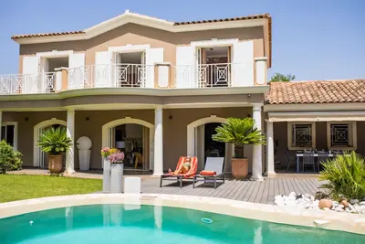 Image de Villa Novalya avec piscine