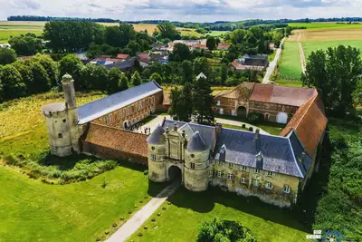 Image de Gîte de charme dans un magnifique Château du XIIème à 1h de Lille et 2h de Paris