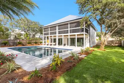 Image de Luxury Home with Private Heated Pool, Boardwalk to Beach!