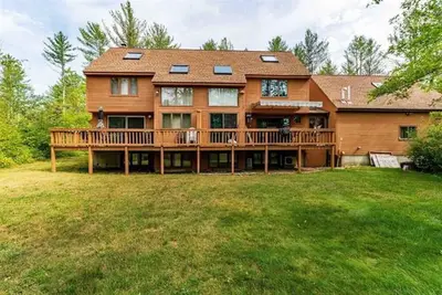 Image de Cozy Family-Sized Condo Close To Everything