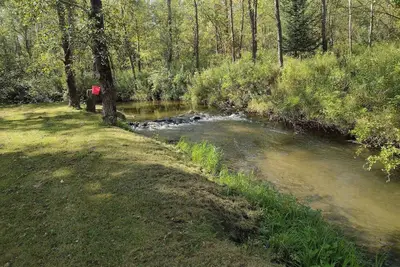 Image de Cozy cabin on the river!