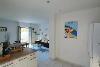 Image de Nice: Very bright 80m2 3-room apartment with garden