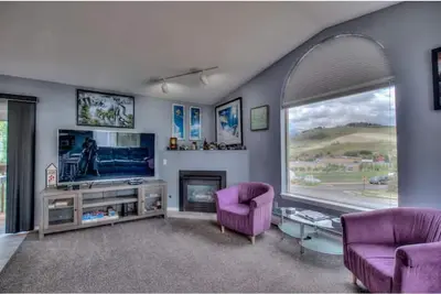 Image de Newly renovated entire home in the Rocky Mountains