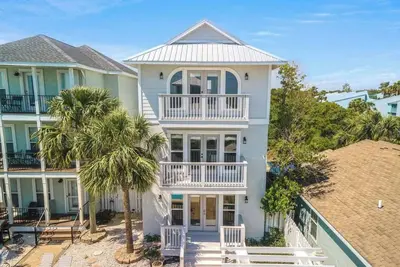Image de Modern Poolside villa: Steps to the sand, modern comforts, ultimate relaxation