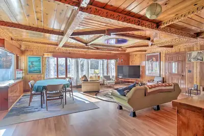 Image de Retro Rhinelander Lake Retreat w/ Fire Pit!