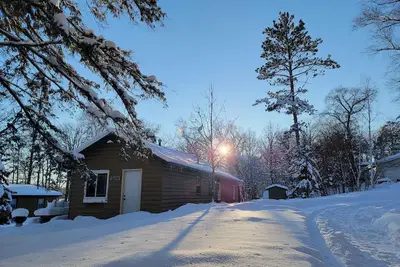 Image de up north cabin with fire place