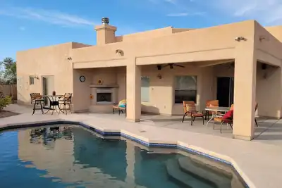 Image de Desert Oasis - 4br/2ba Home with Pool & Spa