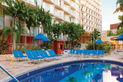 Image de 🌴 Wyndham Waikiki Beach Walk✨ Experience Paradise in a 2br Villa - Sleeps 8!